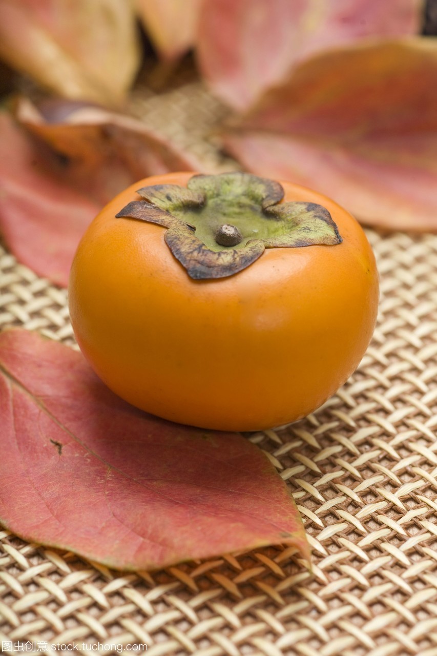 秋日静物 无人室内的柿子时光